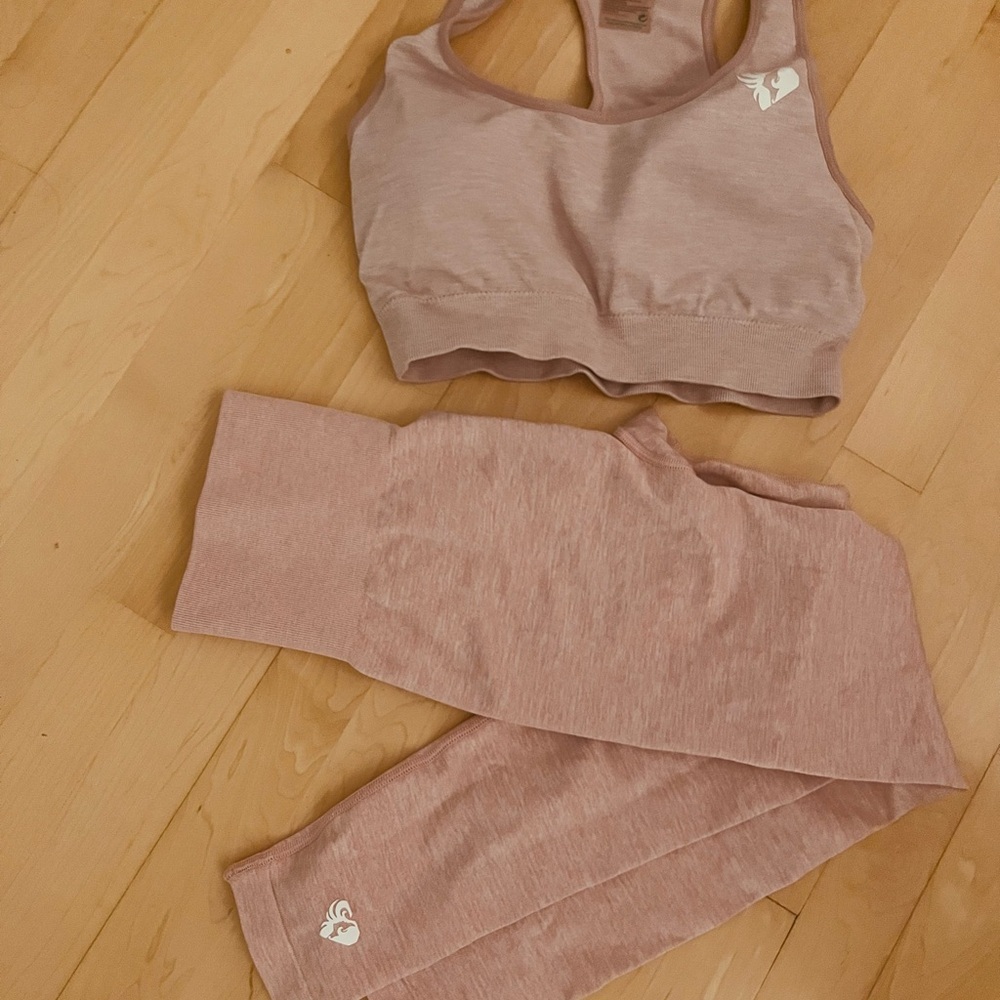 Women's Best Pink Sports Bra and Seamless Leggings Set